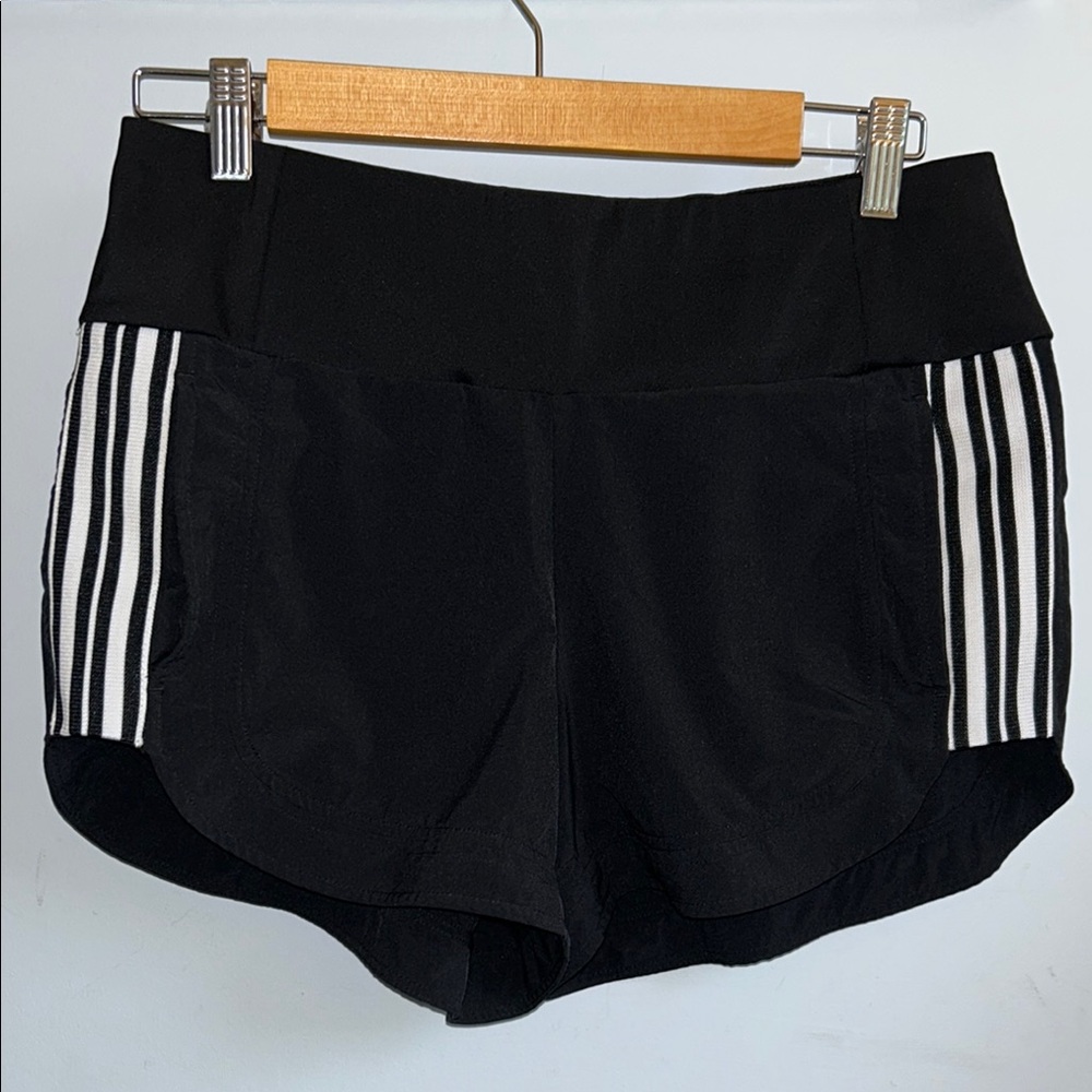 Athleta Women's Black Shorts w/White Stripes 8